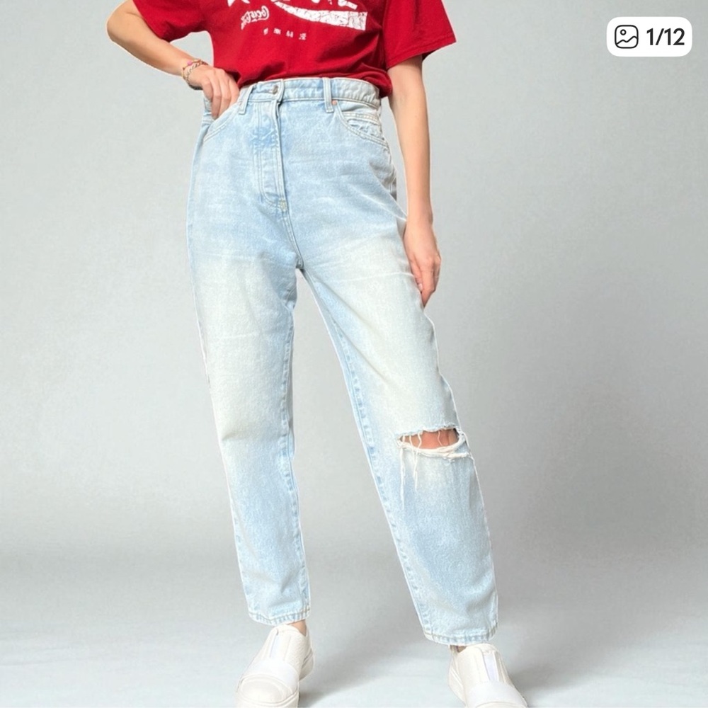 Betro Simone Distressed High Rise Mom Jeans Size 31 Light Wash